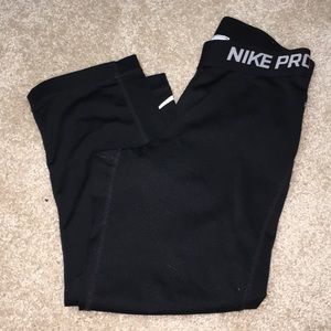 NIKE CROP LEGGINGS